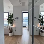Delux - New * Koper